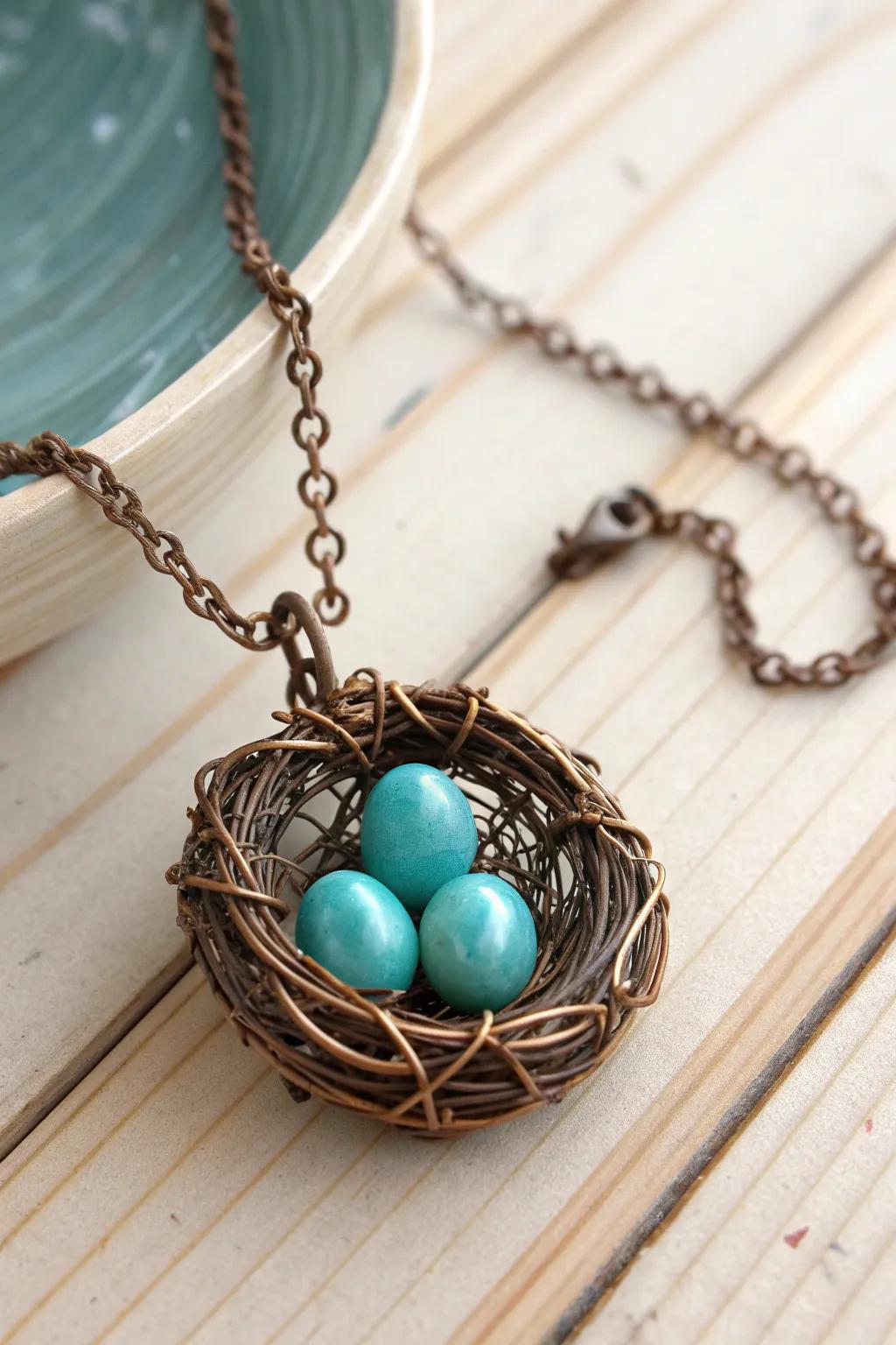 Nature's elegance captured in a bird's nest pendant, a perfect blend of minimalism and bohemian flair.