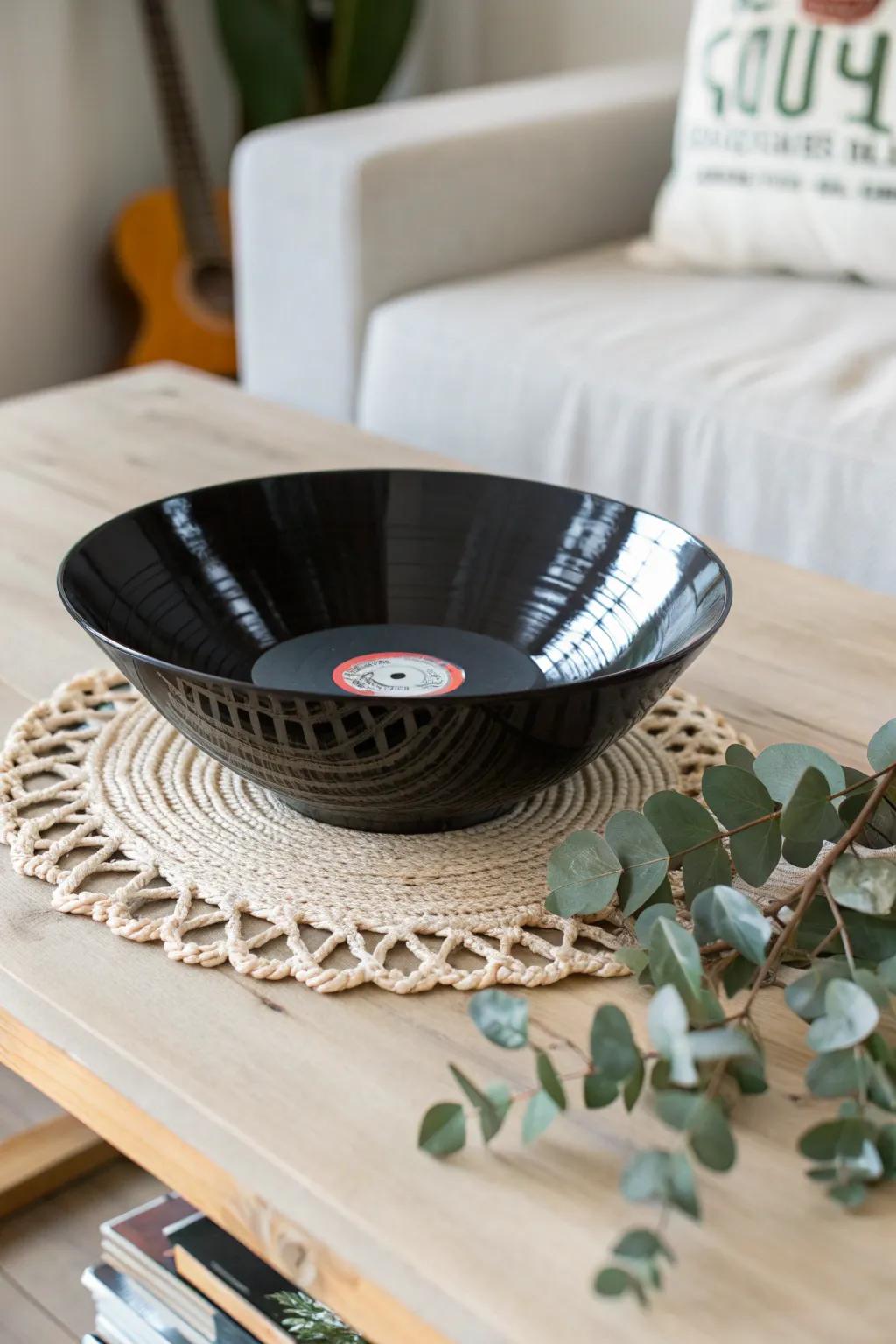 Timeless charm meets modern minimalism with this vinyl record bowl, a perfect blend of retro flair and Scandinavian elegance.