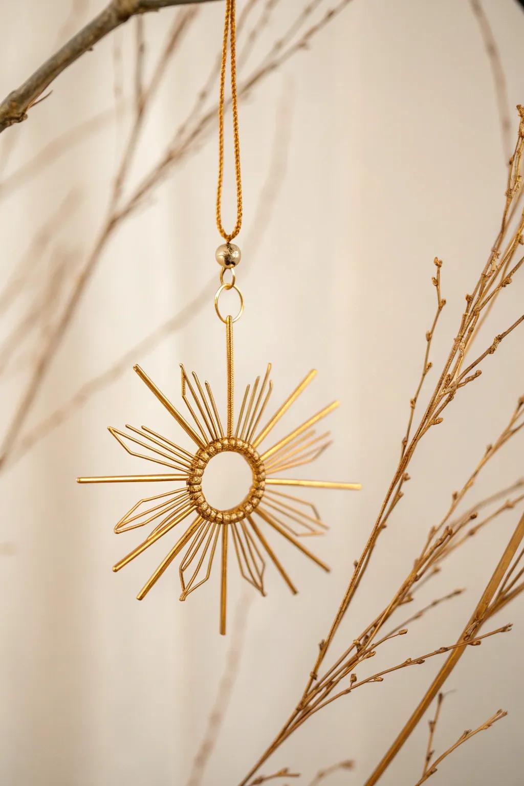 Embrace the warmth of summer with this stunning sunburst wire pendant, a perfect blend of minimalist design and boho charm.
