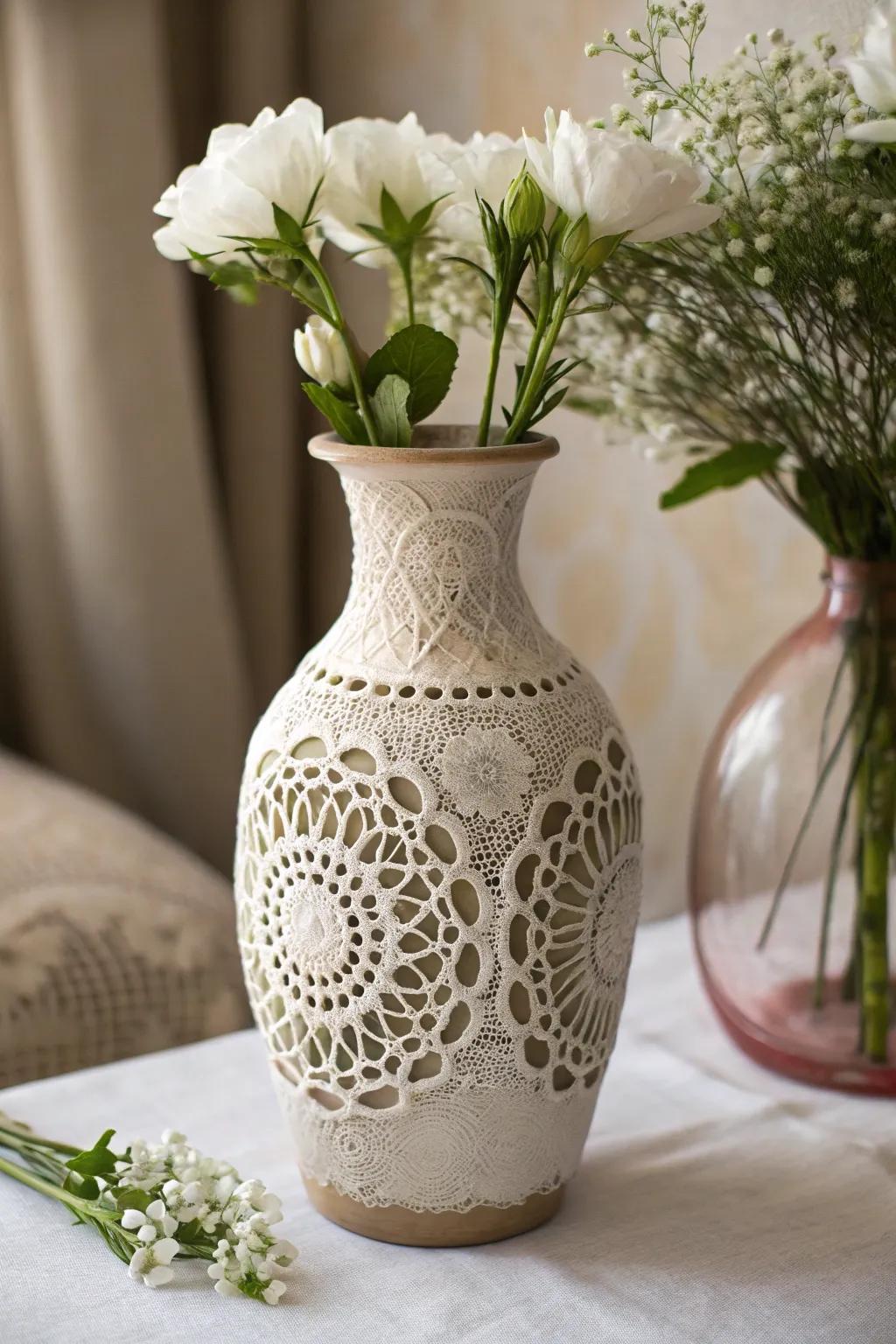 Embrace the elegance of lace in pottery—where simplicity meets intricate beauty.
