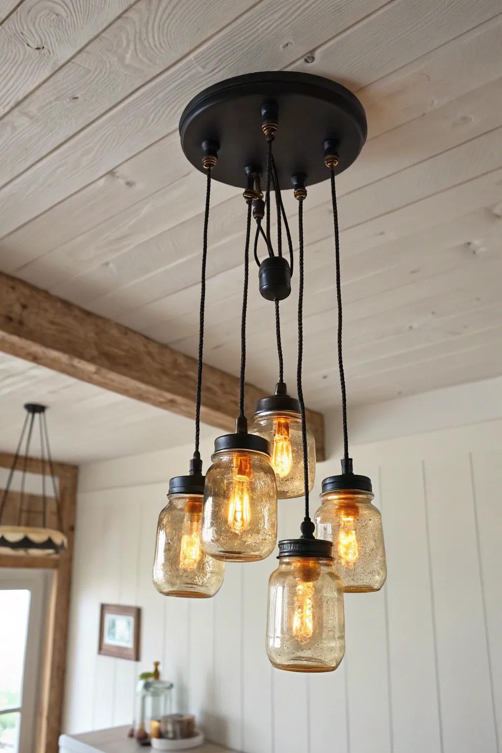 Amber mason jar cluster pendant—warm farmhouse glow with clean Scandinavian simplicity.