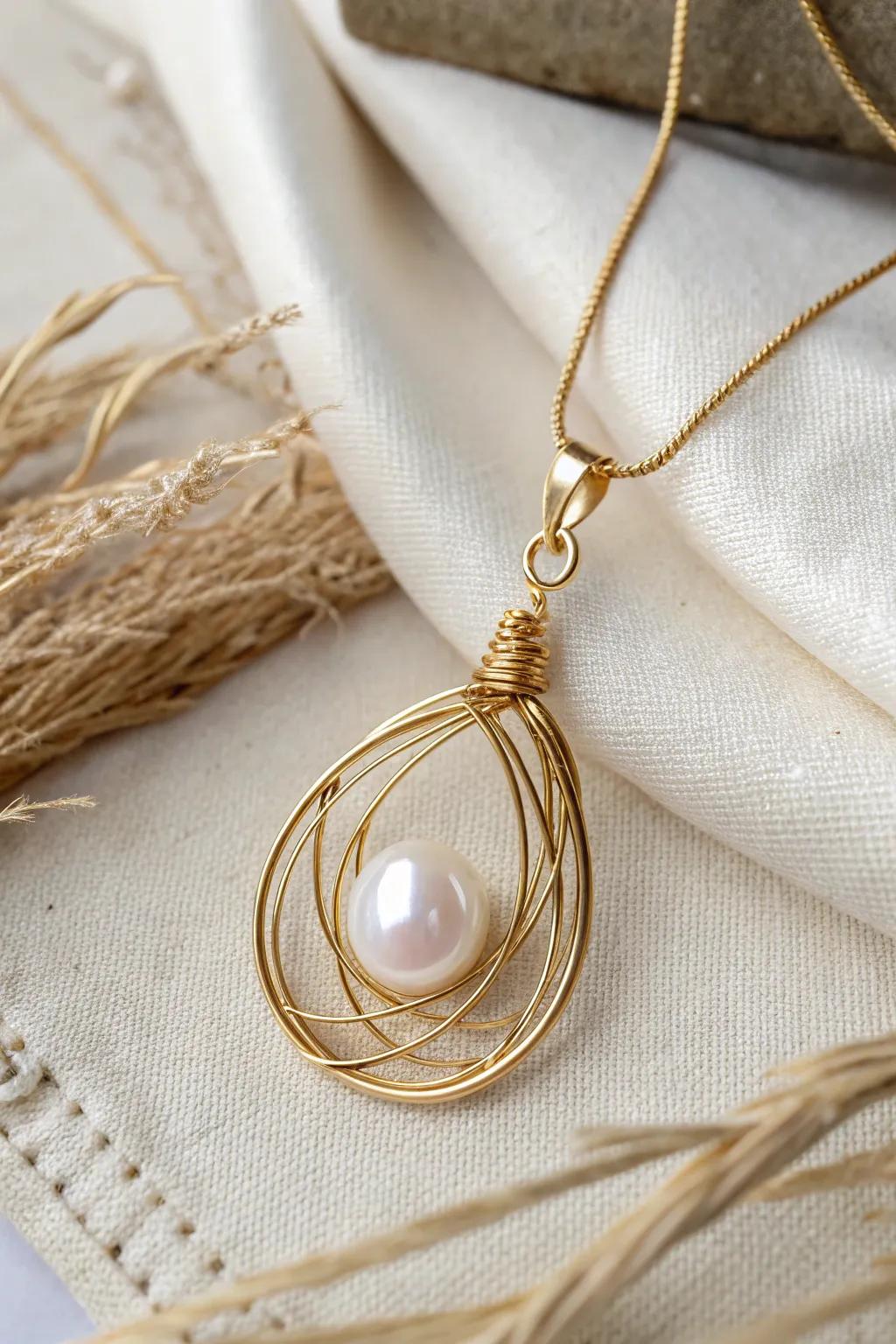 Embrace timeless elegance with a minimalist pearl pendant that speaks volumes in simplicity.